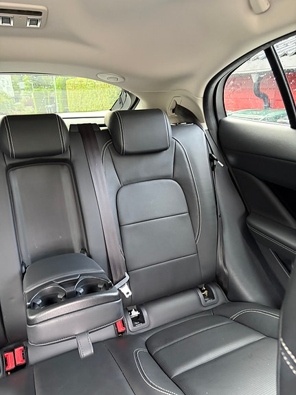Jaguar I-PACE 9 of 13