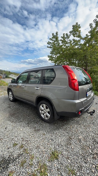 Nissan X-Trail 4 of 9