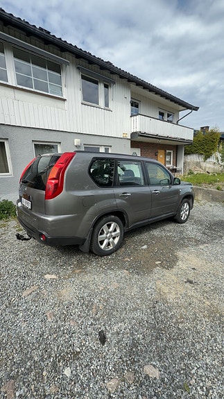 Nissan X-Trail 3 of 9