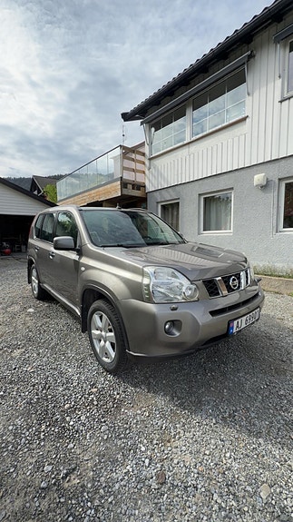 Nissan X-Trail 2 of 9