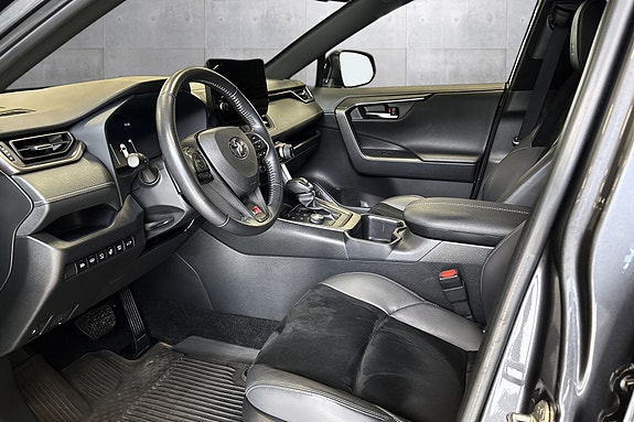 Toyota RAV4 11 of 27
