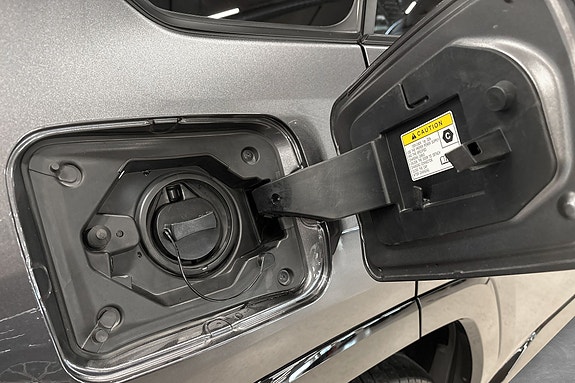 Toyota RAV4 9 of 27