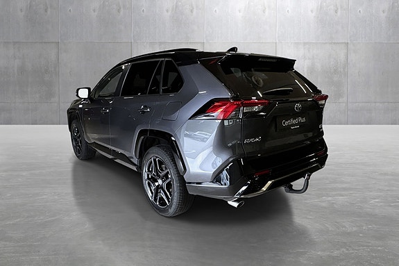 Toyota RAV4 3 of 27