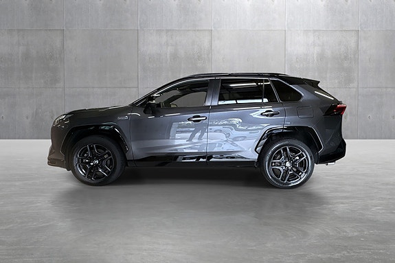 Toyota RAV4 2 of 27