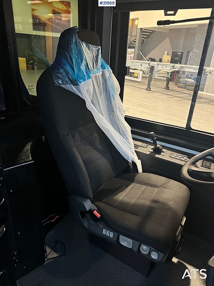 Annet 2019 Golden Dragon Pivot EV EL Buss - 13 of 30