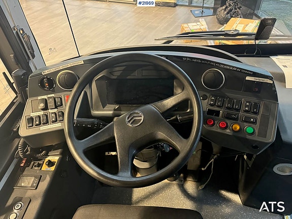 Annet 2019 Golden Dragon Pivot EV EL Buss - 14 of 30