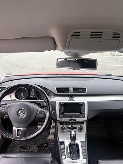 Volkswagen Passat Alltrack 13 of 19