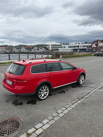 Volkswagen Passat Alltrack 3 of 19