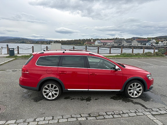 Volkswagen Passat Alltrack 4 of 19