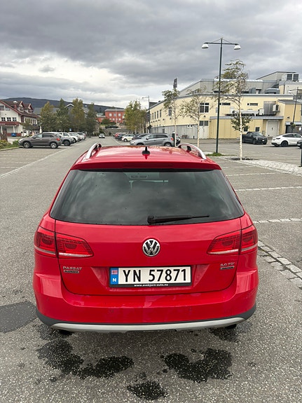 Volkswagen Passat Alltrack 5 of 19