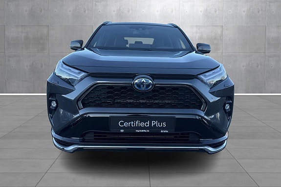 Toyota RAV4 8 of 24