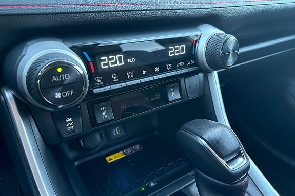 Toyota RAV4 16 of 24
