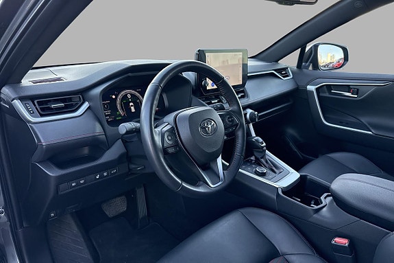 Toyota RAV4 9 of 24