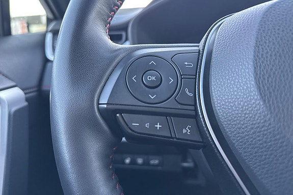 Toyota RAV4 12 of 24
