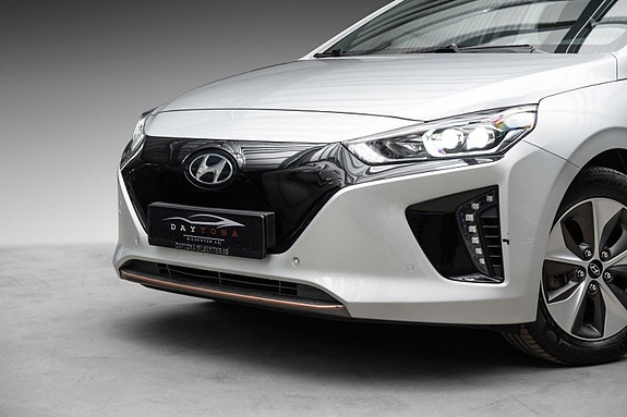 Hyundai IONIQ 3 of 29