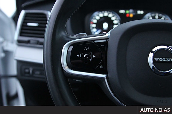 Volvo XC90 18 of 30