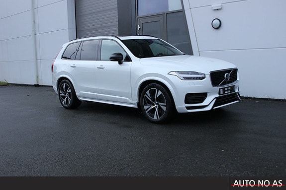 Volvo XC90 10 of 30