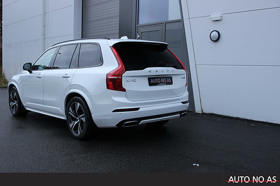 Volvo XC90 5 of 30