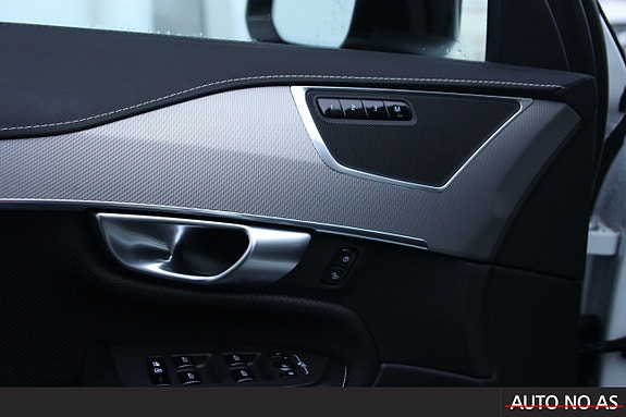 Volvo XC90 13 of 30