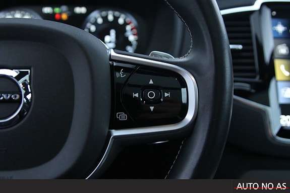 Volvo XC90 19 of 30