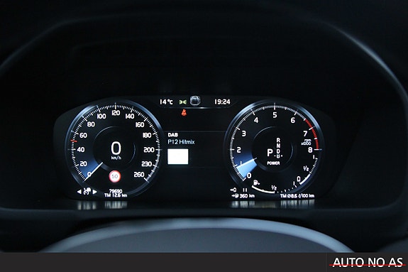 Volvo XC90 17 of 30