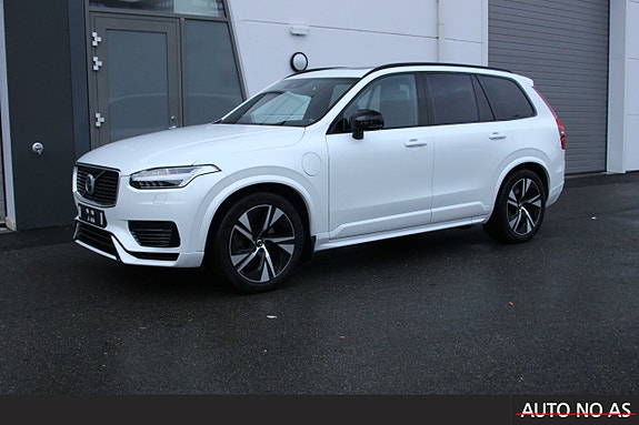 Volvo XC90 2 of 30