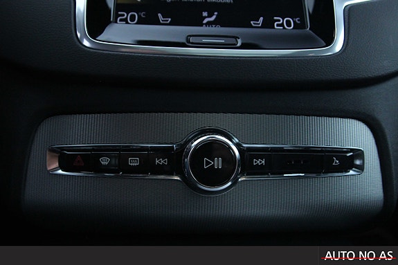 Volvo XC90 30 of 30