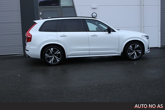 Volvo XC90 8 of 30