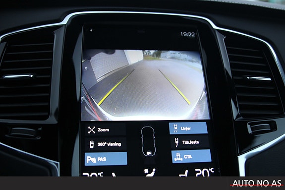 Volvo XC90 28 of 30