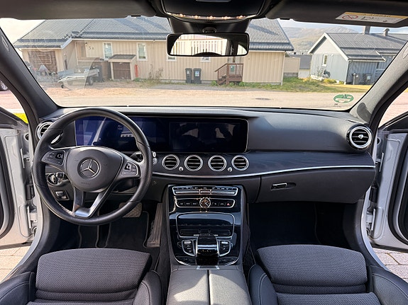 Mercedes-Benz E220 d 12 of 27
