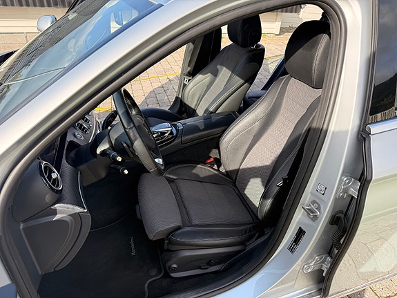 Mercedes-Benz E220 d 10 of 27