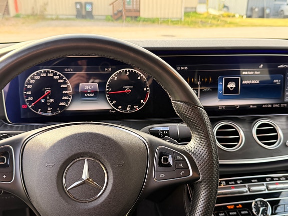 Mercedes-Benz E220 d 13 of 27