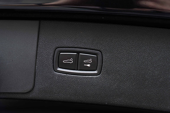 Porsche Cayenne 30 of 30