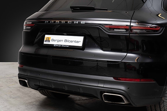 Porsche Cayenne 9 of 30