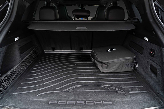 Porsche Cayenne 28 of 30