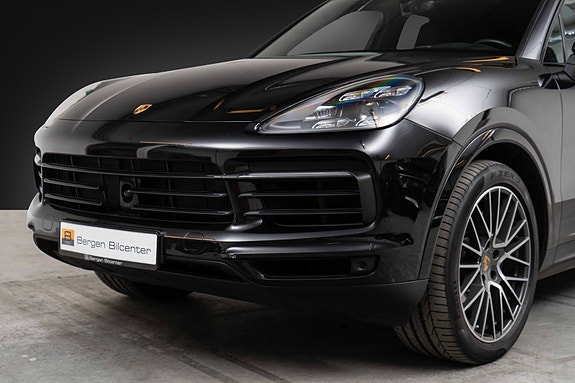 Porsche Cayenne 2 of 30