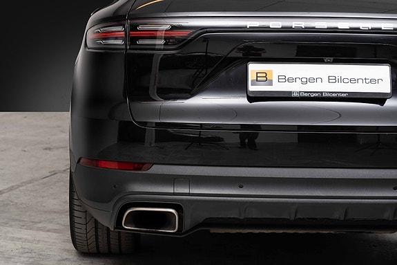 Porsche Cayenne 8 of 30