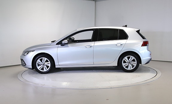 Volkswagen Golf VIII 2 of 28