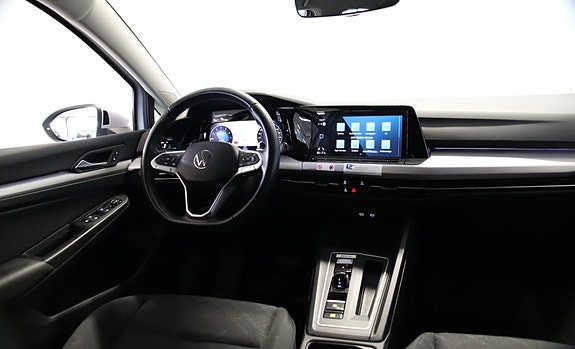 Volkswagen Golf VIII 11 of 28