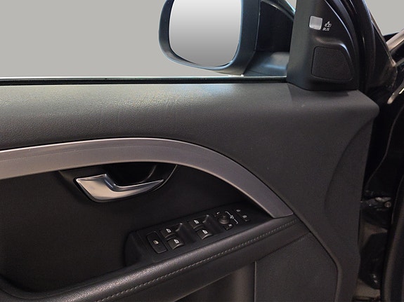 Volvo V70 13 of 30