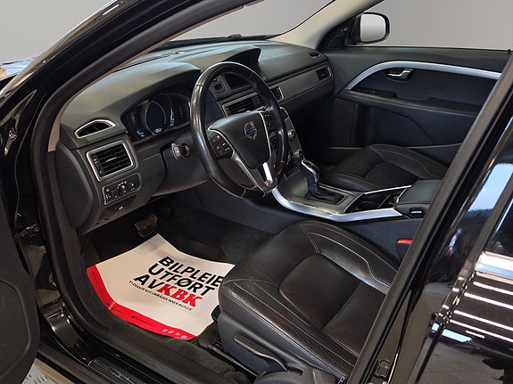 Volvo V70 12 of 30