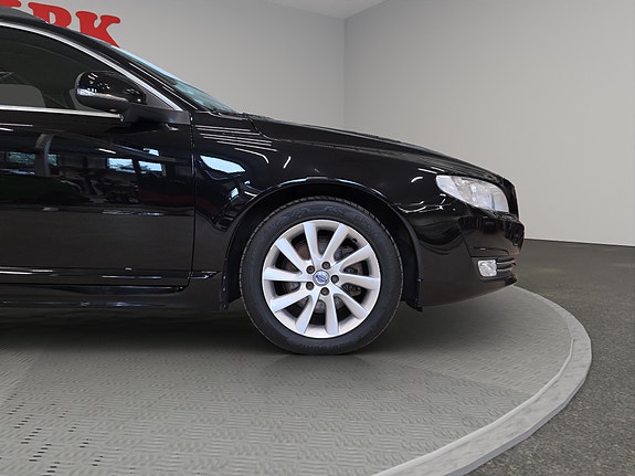 Volvo V70 2 of 30