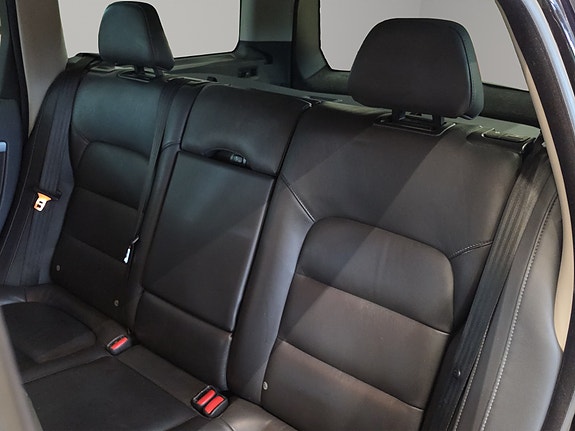 Volvo V70 16 of 30