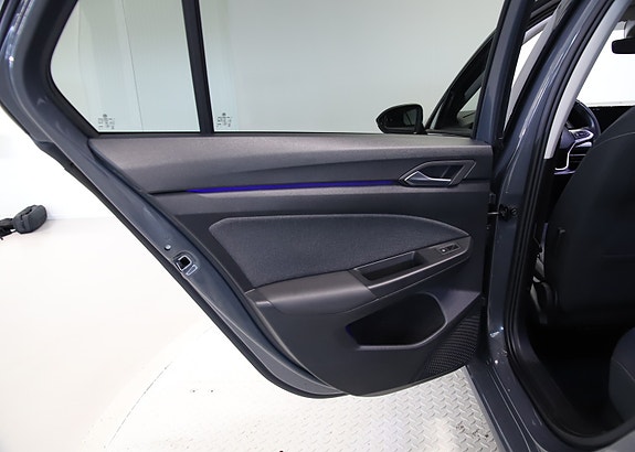 Volkswagen Golf VIII 26 of 30