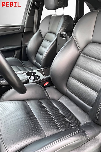 Porsche Macan 8 of 18