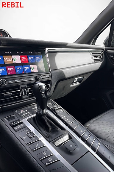 Porsche Macan 16 of 18