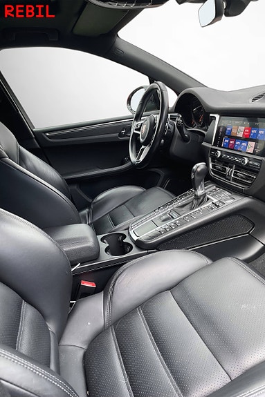 Porsche Macan 9 of 18