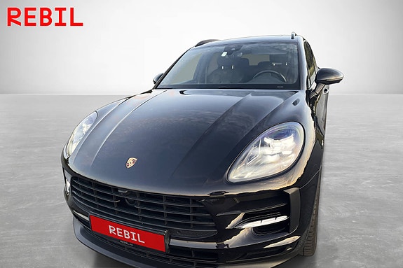 Porsche Macan 2 of 18