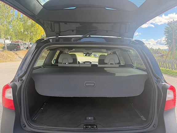 Volvo XC70 9 of 24