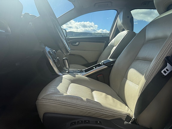 Volvo XC70 14 of 24
